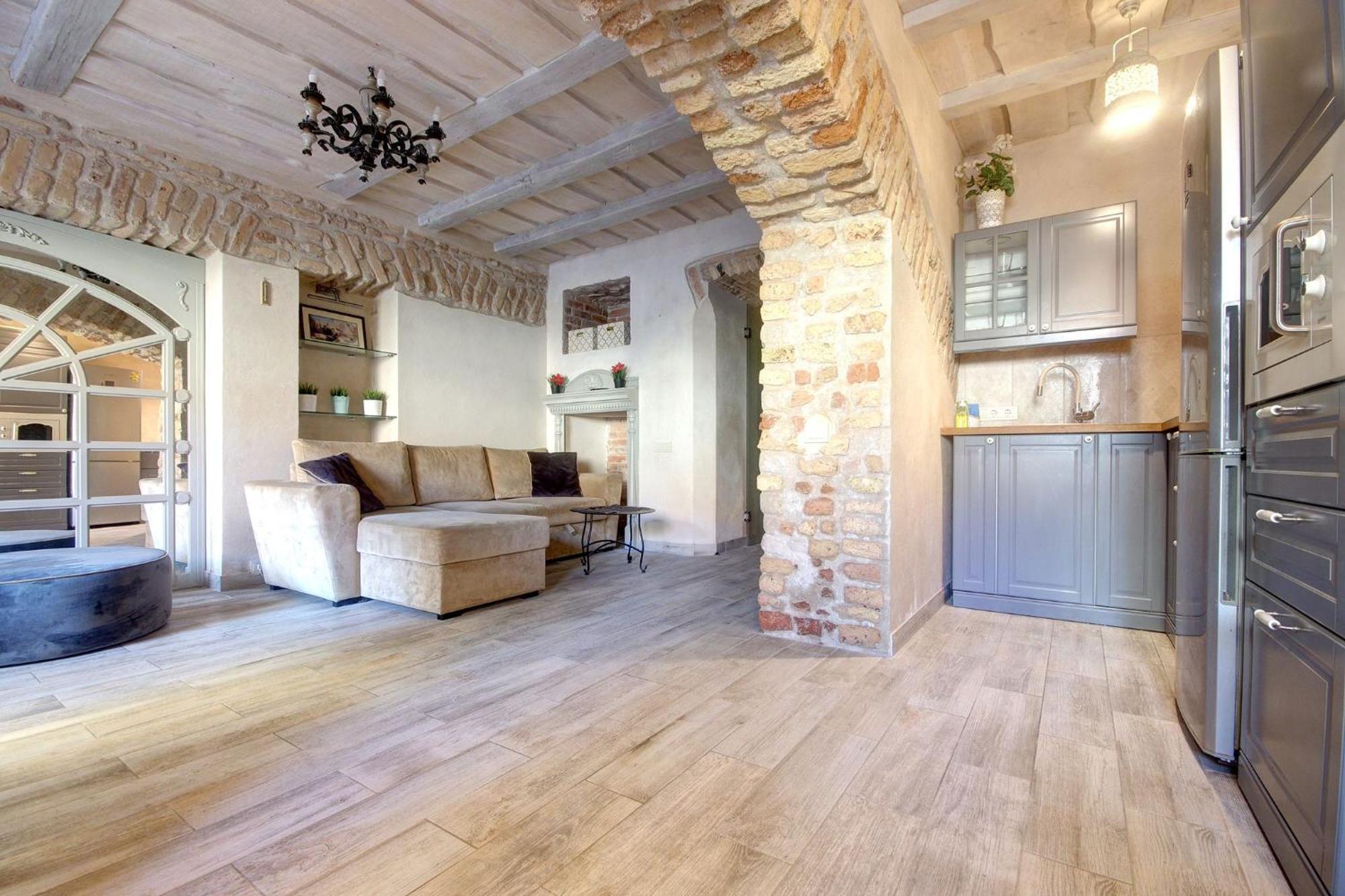 Historical Apartments X Free Parking Self Check In 24X7 By H&H VNO Exteriér fotografie