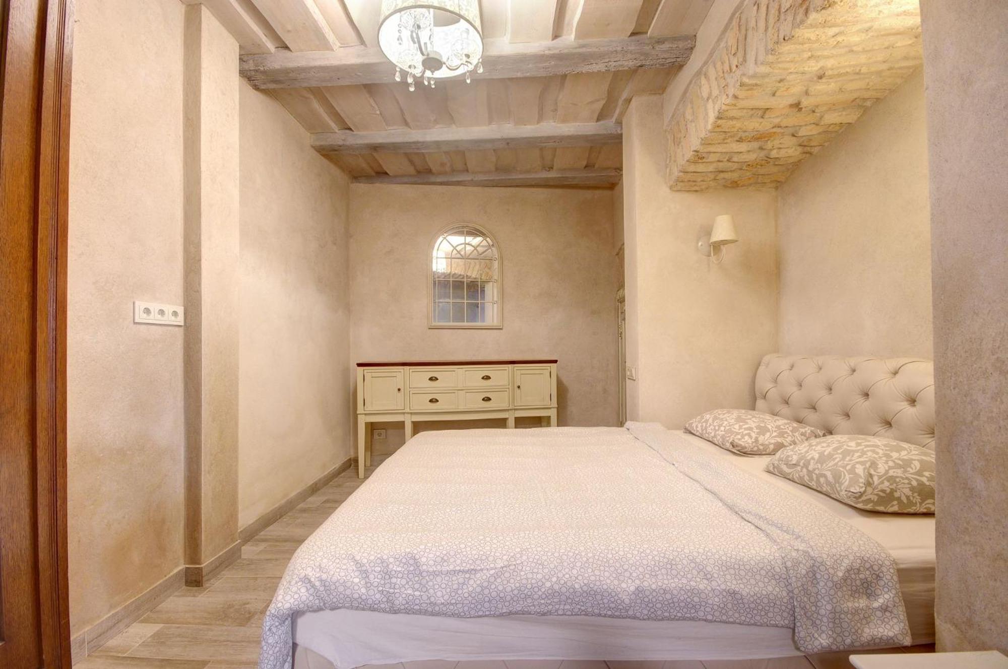 Historical Apartments X Free Parking Self Check In 24X7 By H&H VNO Exteriér fotografie